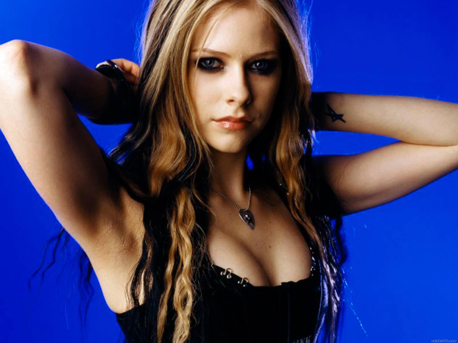 Avril Lavigne Maxim 2004