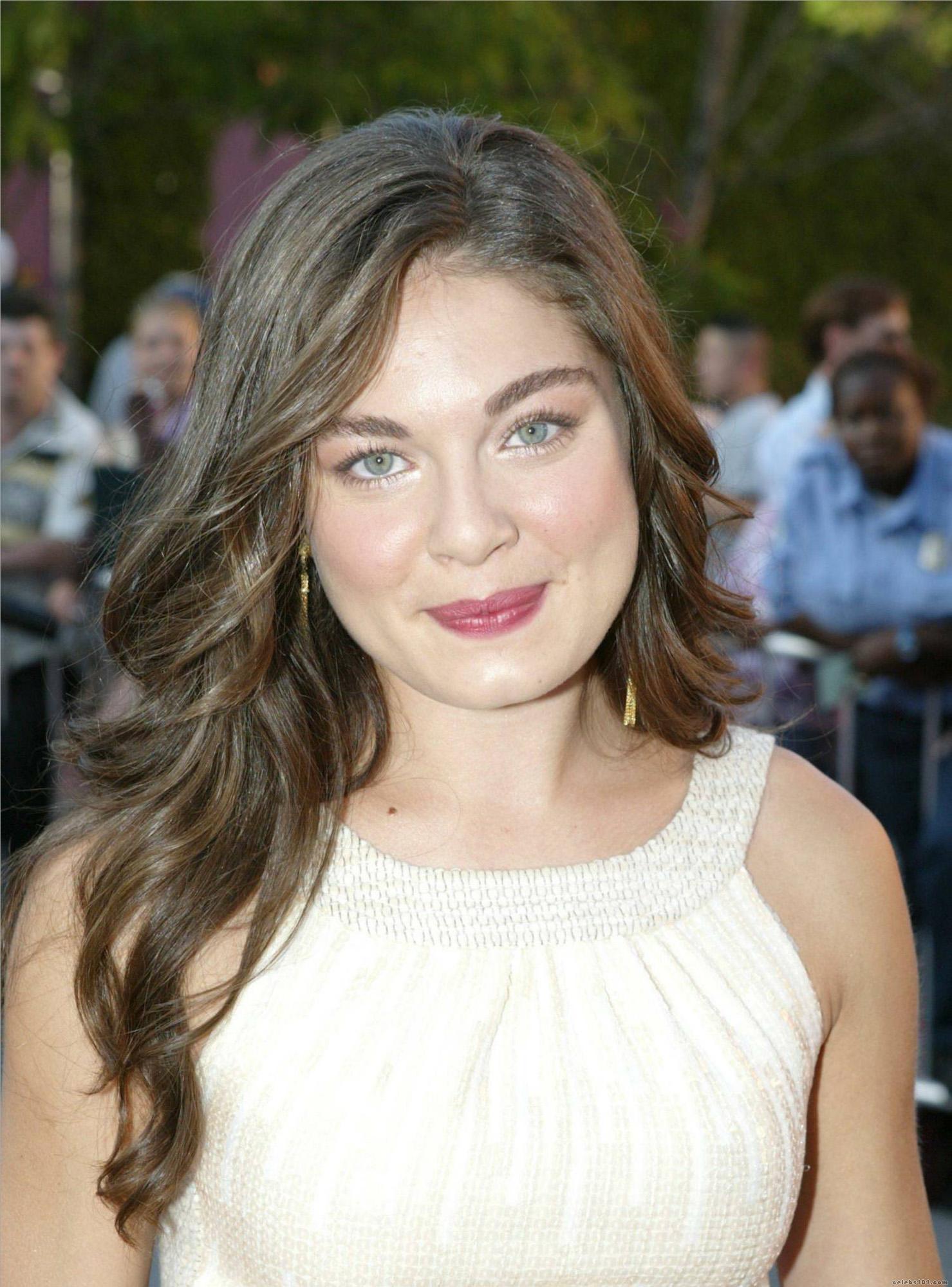 Alexa Davalos