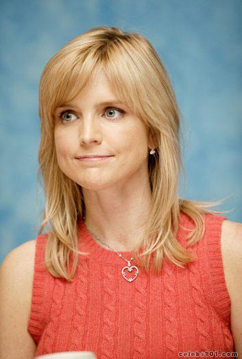 Courtney Thorne Smith Photos