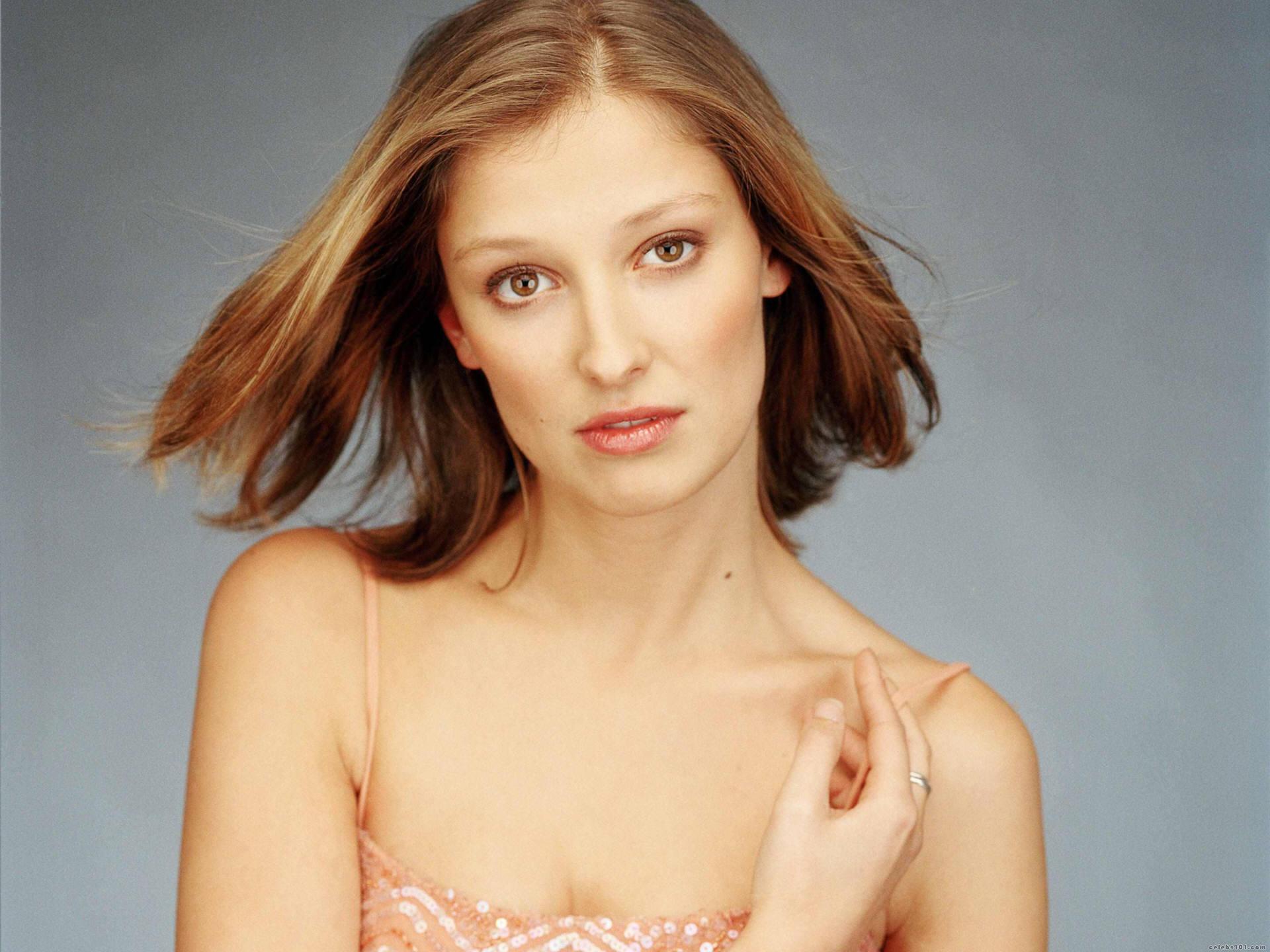 Alexandra Maria - Wallpaper Gallery