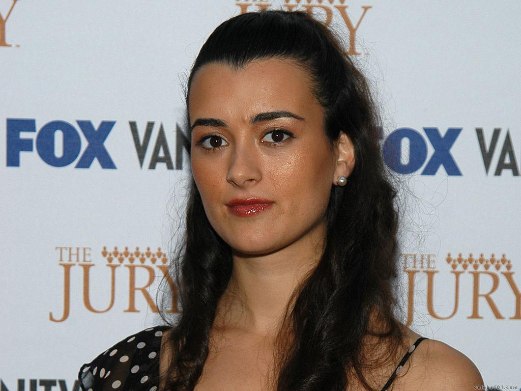 Pictures Of Cote De Pablo As Teenager