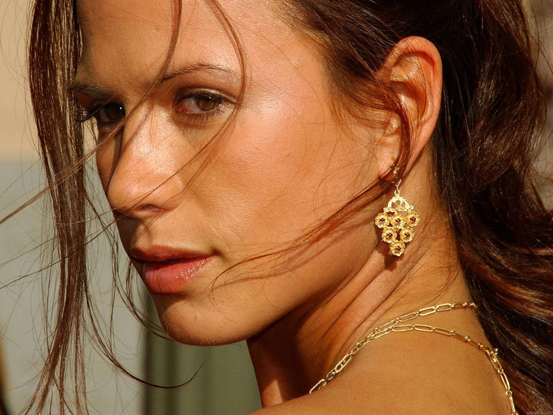 Rhona Mitra Wallpaper