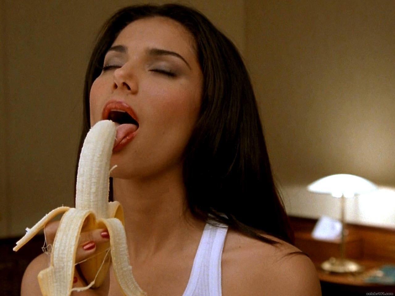 Roselyn sanchez banana