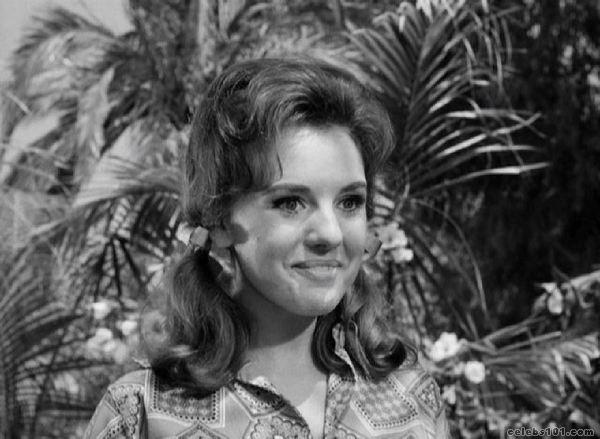 Dawn Wells - High quality image size 600x439 of Dawn Wells Picture
