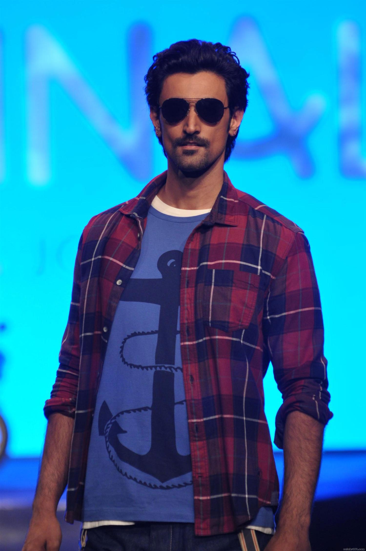 Kunal kapoor actor born 1977