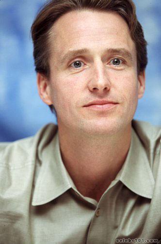 Next photo of Linus Roache