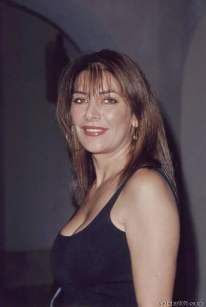 Marina Sirtis - High quality image size 403x600 of marina sirtis photo 59