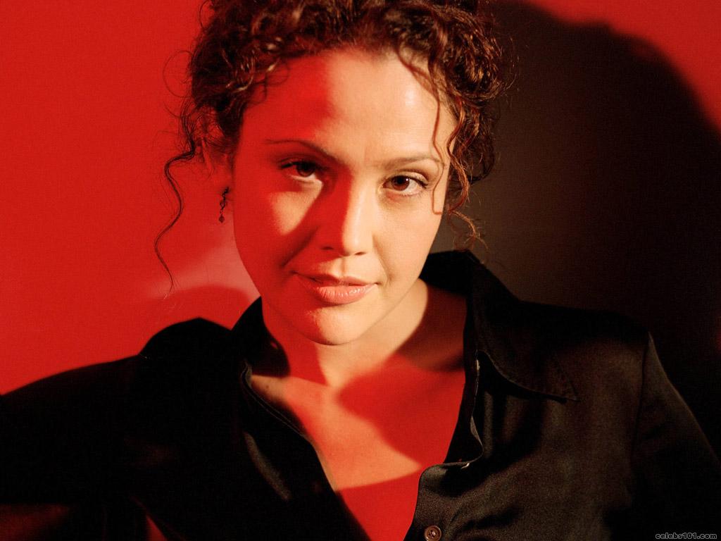 Next photo of Reiko Aylesworth